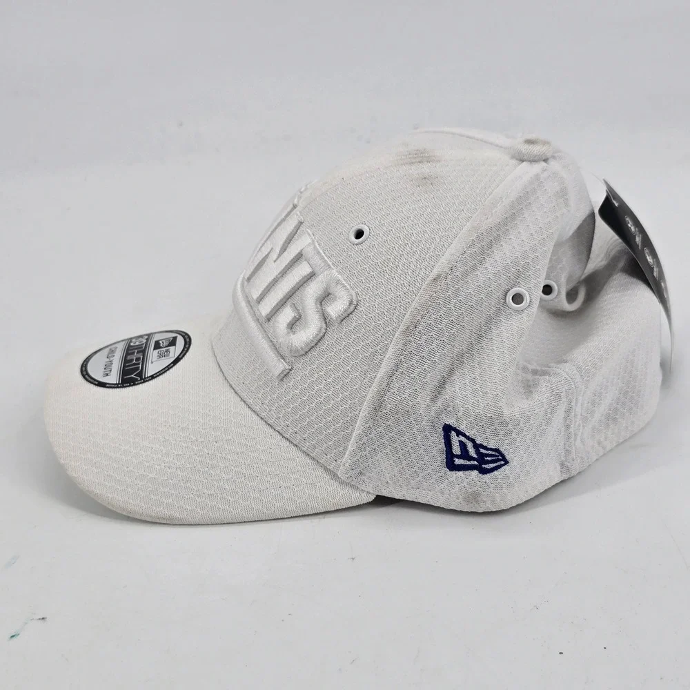 New Era NFL Giants Child-Youth 39THIRTY Hat White Sideline On-Field Stretch Fit